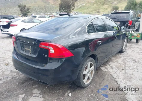 2015 Volvo S60 T5 Premier z USA, uszkodzony, nr VIN YV140MFB3F2313567